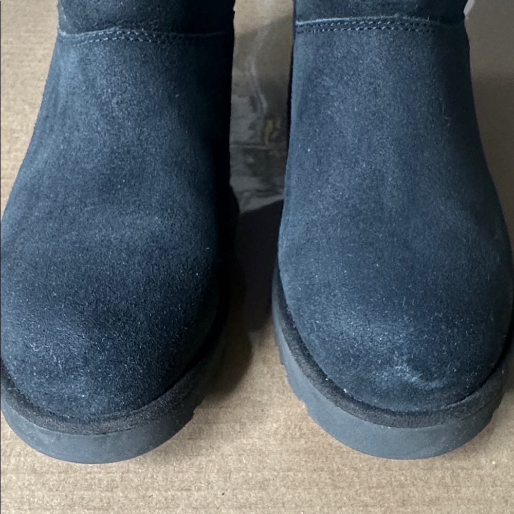UGG Kristine Boot size 6.5 - Picture 5 of 11